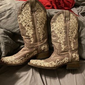 Women’s coral boots size 10